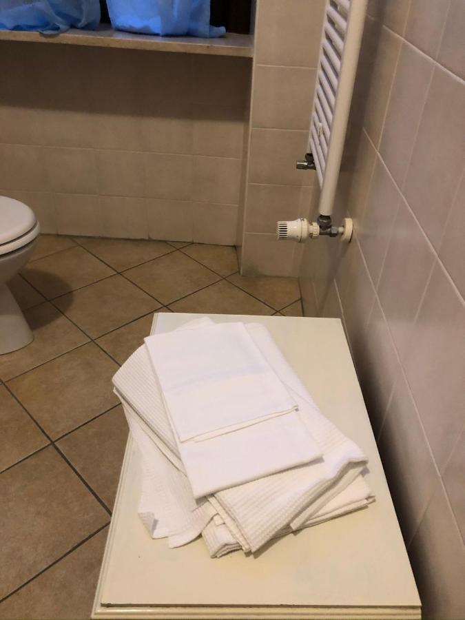 Il Gatto E La Volpe Hotel Avigliana Kültér fotó