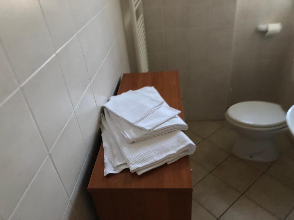 Il Gatto E La Volpe Hotel Avigliana Kültér fotó