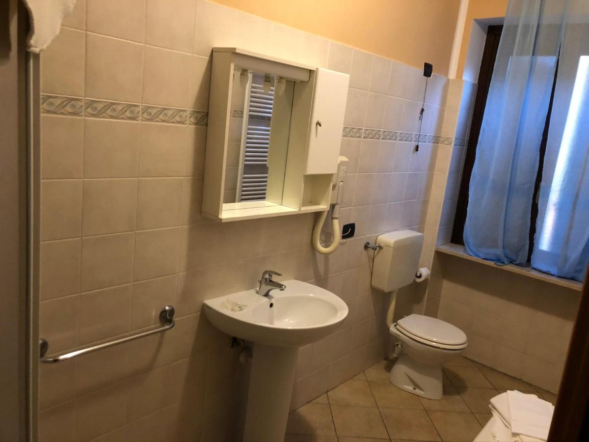 Il Gatto E La Volpe Hotel Avigliana Kültér fotó